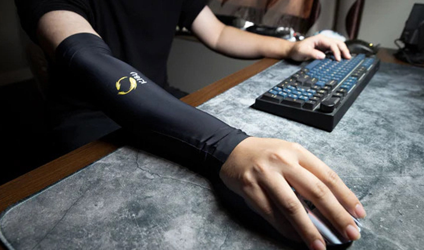 Kibu reversible arm sleeve — now available in small, medium and large!